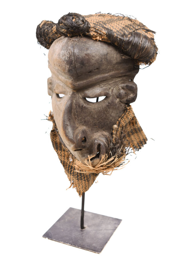 Mbangu distorted mask - Wood - Pende - Congo