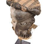 Mbangu distorted mask - Wood - Pende - Congo