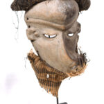 Mbangu distorted mask - Wood - Pende - Congo