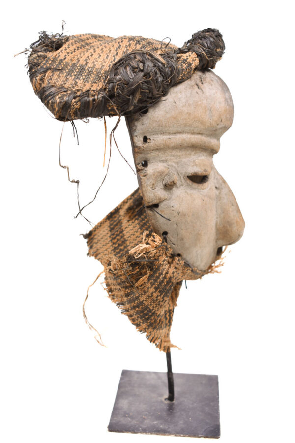 Mbangu distorted mask - Wood - Pende - Congo