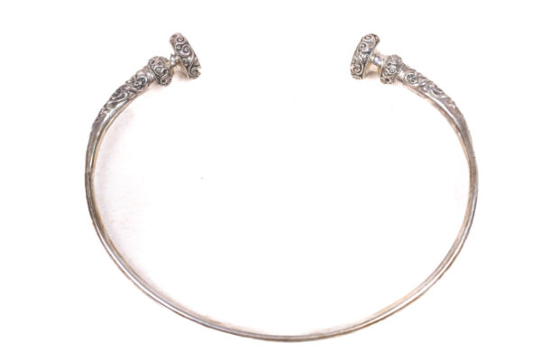 Beautiful silver tribal bracelet from probably India. Weight: 235 gram 925 Silver