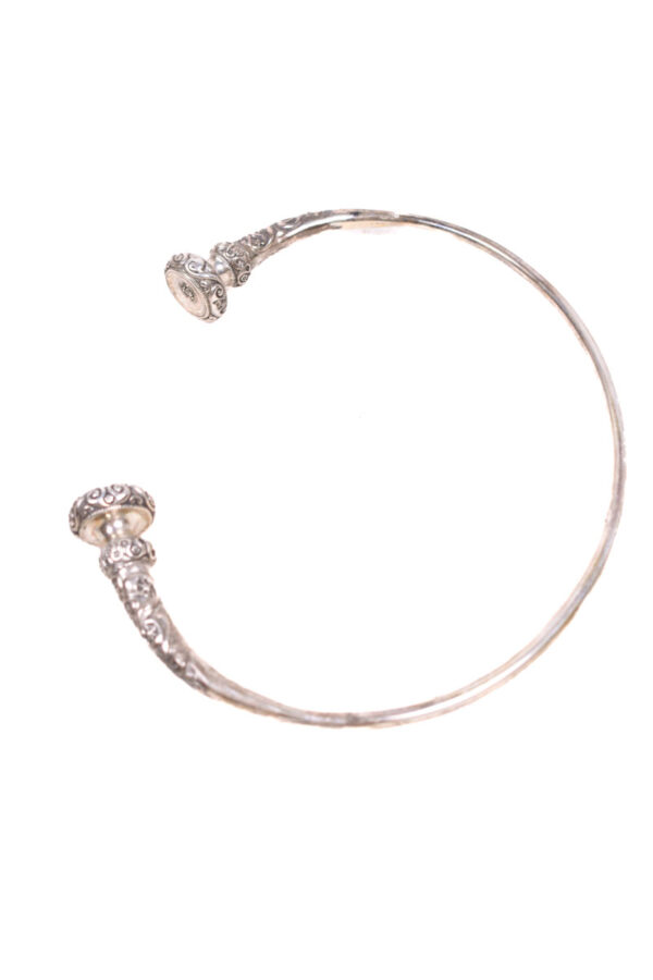 Beautiful silver tribal bracelet from probably India. Weight: 235 gram 925 Silver