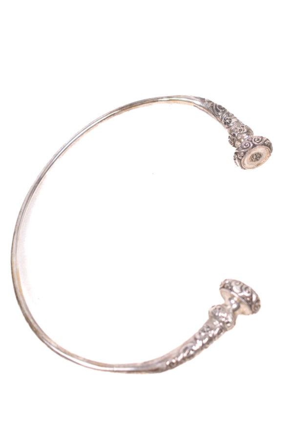 Beautiful silver tribal bracelet from probably India. Weight: 235 gram 925 Silver