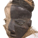 Mbangu distorted mask - Wood - Pende - Congo