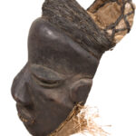 Mbangu distorted mask - Wood - Pende - Congo