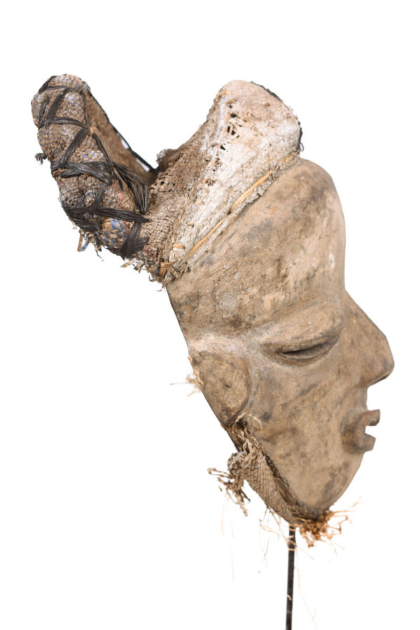Mbangu distorted mask - Wood - Pende - Congo