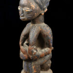 Maternity figure - Wood - Yoruba - Nigeria
