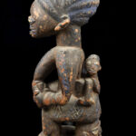 Maternity figure - Wood - Yoruba - Nigeria