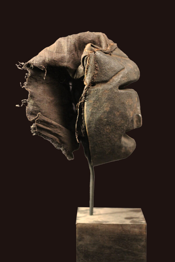 Mbangu distorted mask - Wood - Pende - Congo