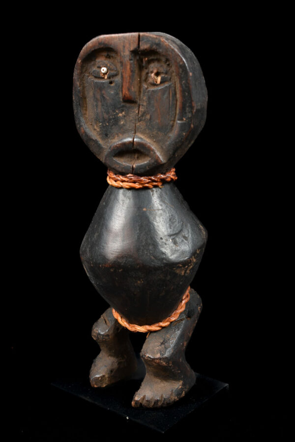 Figure - Wood - Pygmy Tikar - Cameroon