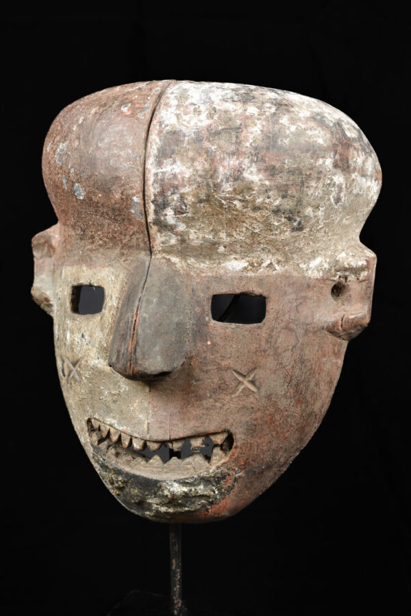 Mbangu distorted mask - Wood - Pende - Congo