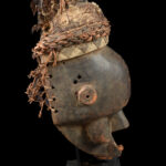 Initiation mask - Wood, Feathers - Salampasu - Congo