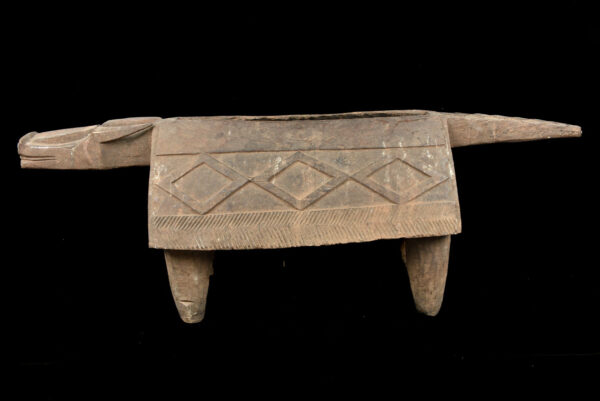 Zoömorphic Slit Drum - Wood - Lobala / Loi - DR Congo