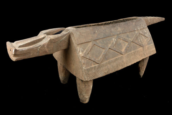 Zoömorphic Slit Drum - Wood - Lobala / Loi - DR Congo