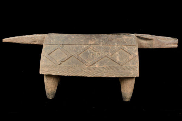 Zoömorphic Slit Drum - Wood - Lobala / Loi - DR Congo