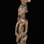 Maternity figure - Wood - Yoruba - Nigeria