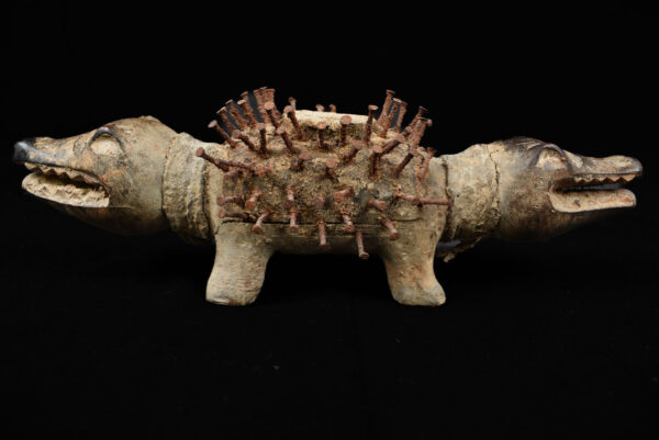 Nkisi Kozo - Glass, Nail, Wood - Bakongo - Congo