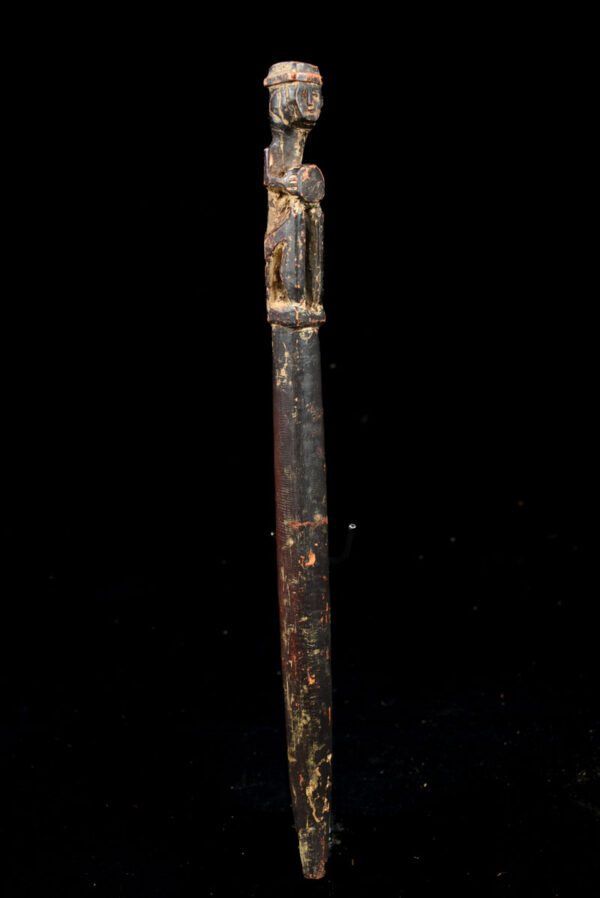 Unique wooden ritual figure / drum handle from Nepal. Wonderful patina of use. Provenance: former private collection from Germany.