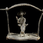 Horse rider figure - Bronze- Sao / Kotoko - ChadMaterial: Gold Weight: 3.20 g Diameter: 14.00 mm Madakeri Nayaka V
