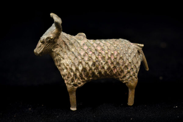 Zebu Bull figure - Dhokra Bronze - Orissa - India