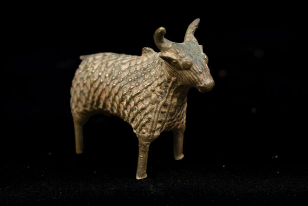 Zebu Bull figure - Dhokra Bronze - Orissa - India