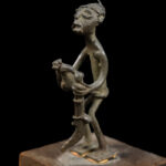 Goldweight figure - Bronze - Ashanti - Ghana