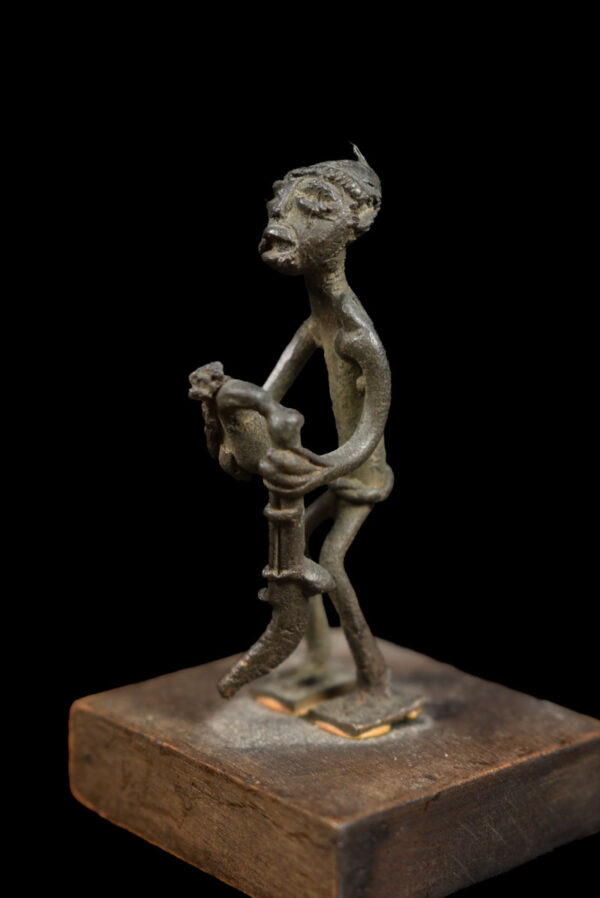 Goldweight figure - Bronze - Ashanti - Ghana