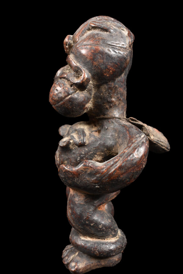Figure, House God - Terracotta -Tikar - Cameroon