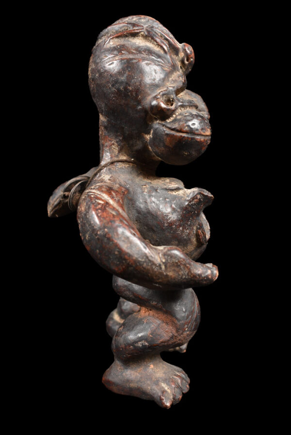Figure, House God - Terracotta -Tikar - Cameroon