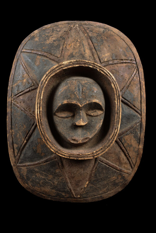 Dance shield - Wood - Eket - Nigeria