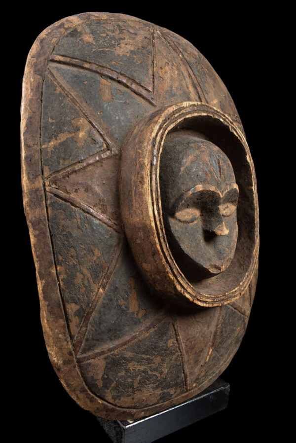 Dance shield - Wood - Eket - Nigeria