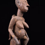 Maternity figure - Wood - Yoruba - Nigeria