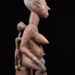 Maternity figure - Wood - Yoruba - Nigeria